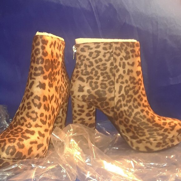 LEOPARDS R US  /  Ankle Booties  ( BRAND NEW  !!!!!!! ) - Picture 5 of 6